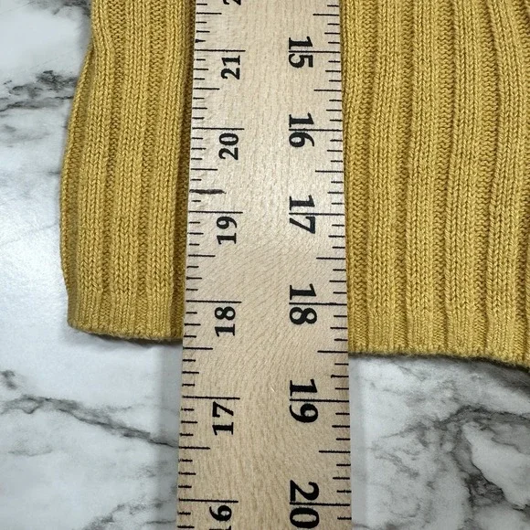 American Eagle Sleeveless Mustard Top Women's Size Small Pullover Knit - Picture 7 of 7